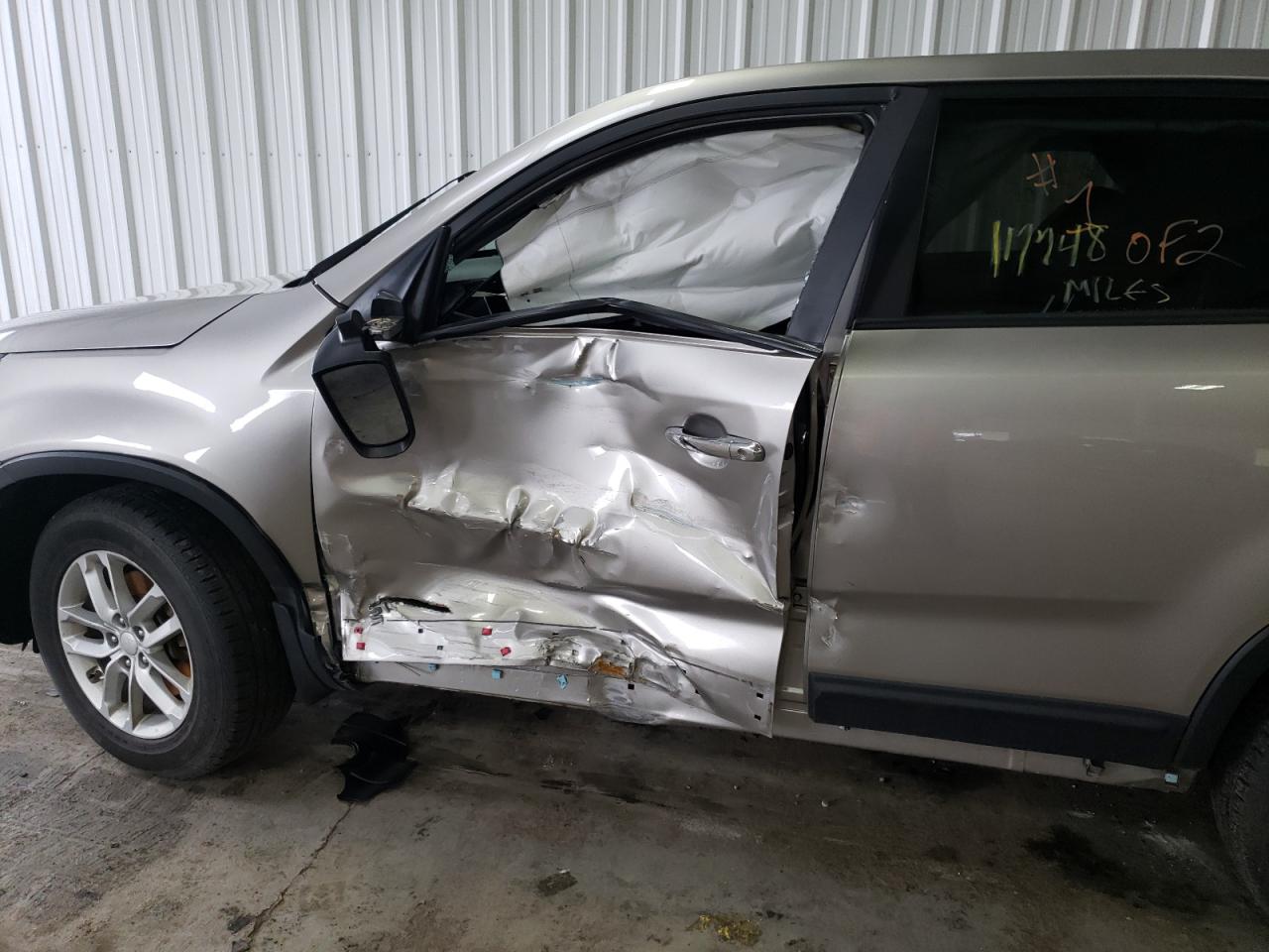 Photo 9 from auction – 2014 KIA SORENTO LX with VIN 5XYKTCA64EG467864