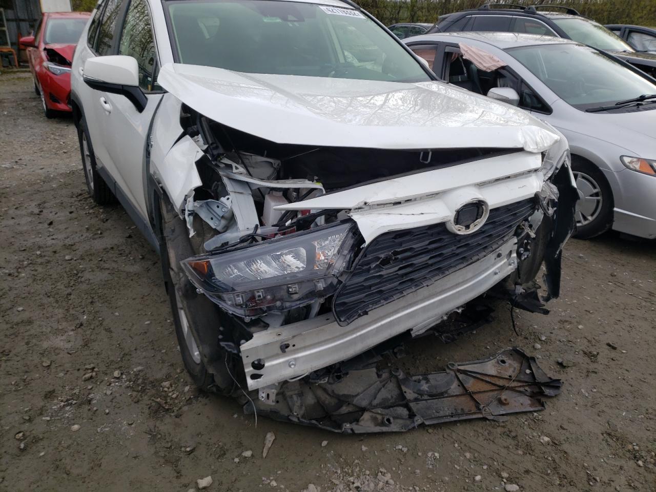 Photo 9 from auction – 2019 TOYOTA RAV4 LE with VIN JTMMWRFV5KD011577