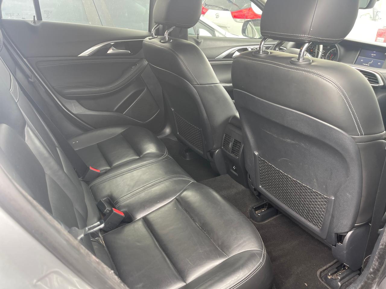 Photo 6 from auction – 2017 INFINITI QX30 BASE with VIN SJKCH5CR8HA024496