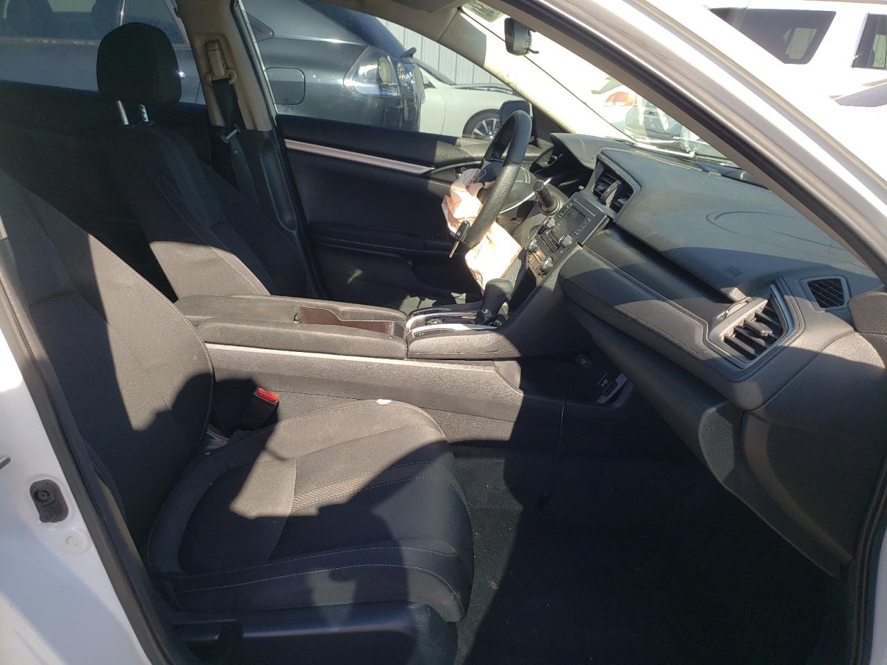 Photo 5 from auction – 2019 HONDA CIVIC LX with VIN 2HGFC2F6XKH522188