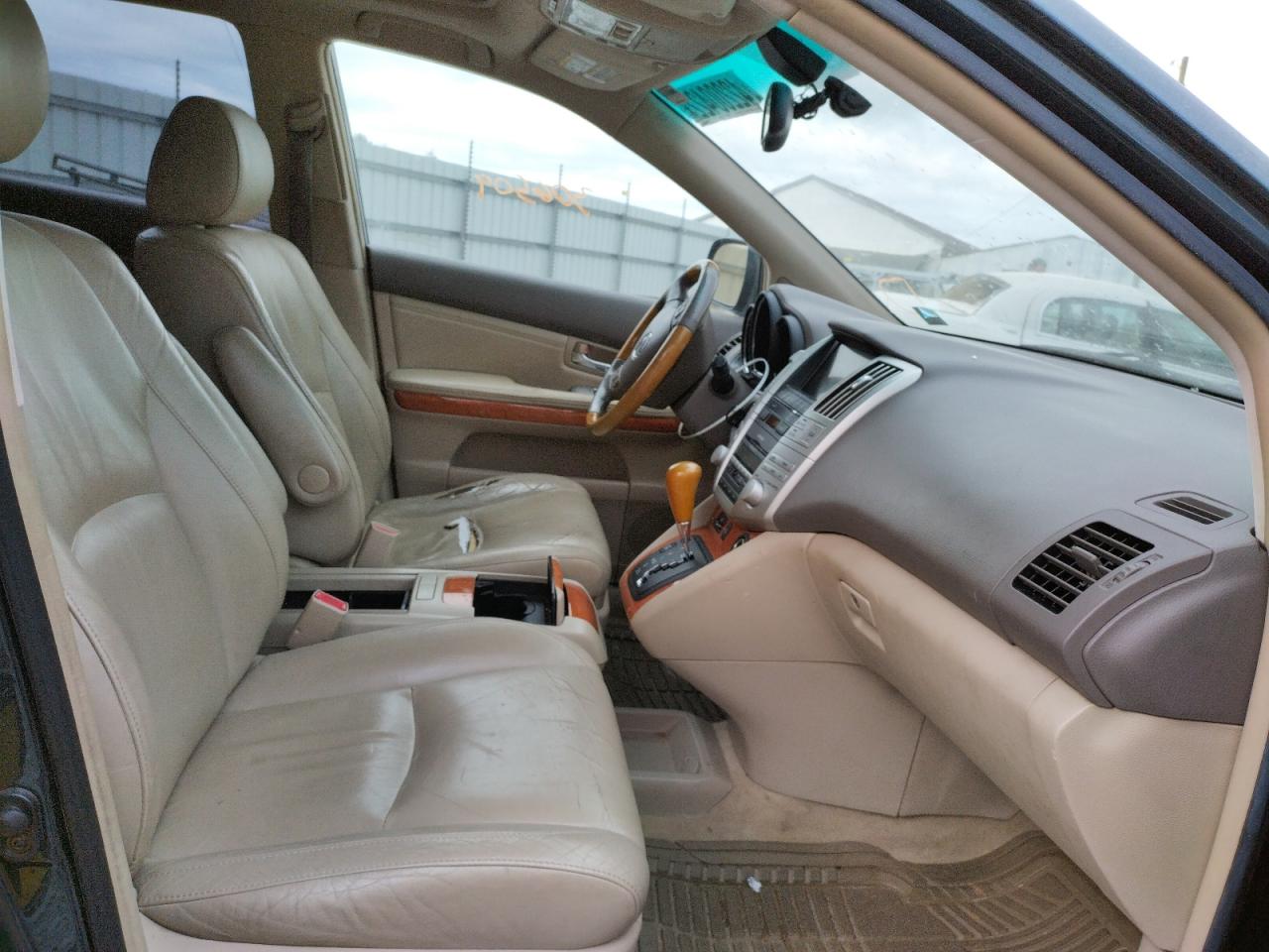 Photo 5 from auction – 2005 LEXUS RX 330 with VIN JTJHA31U050076681
