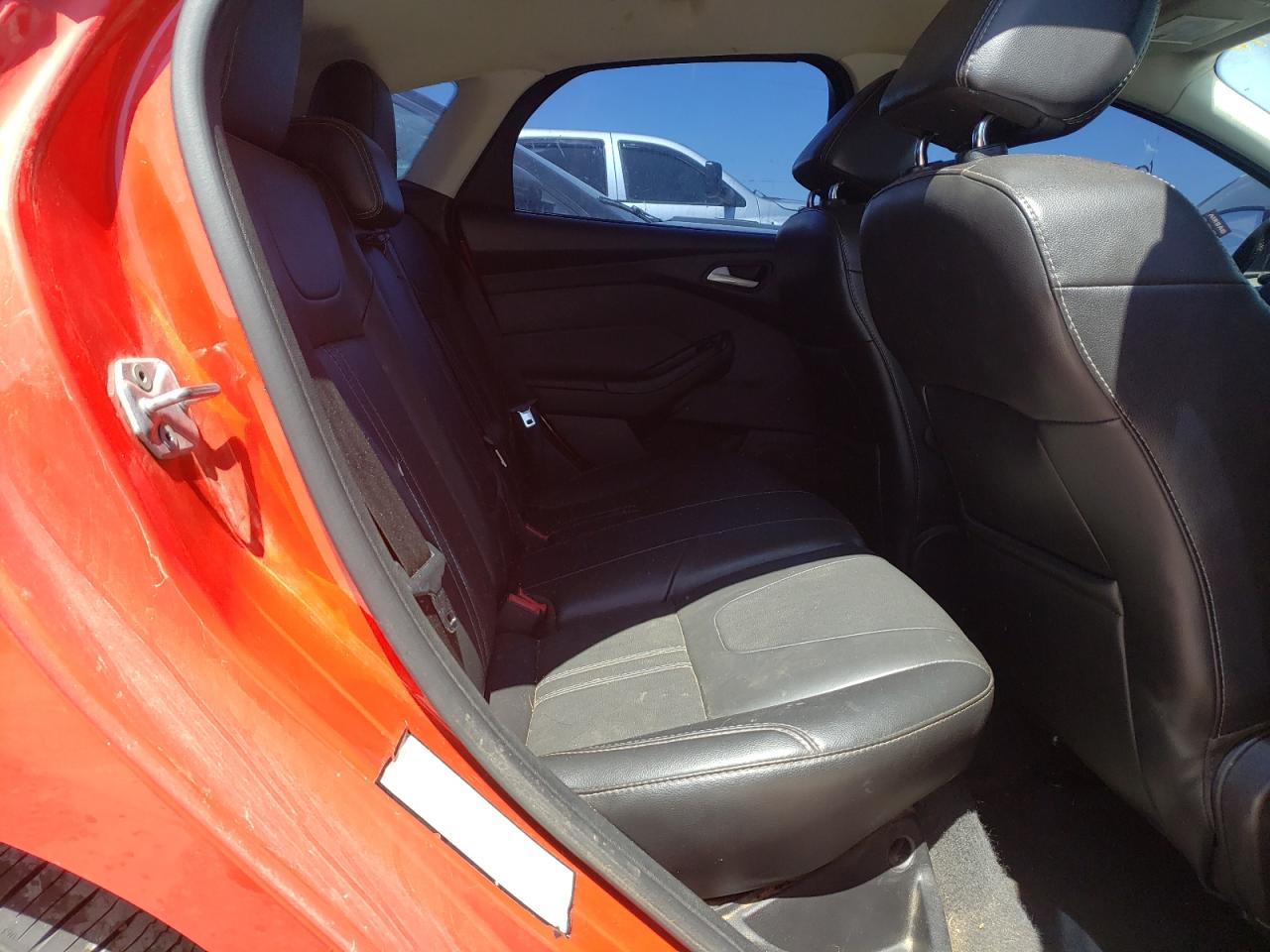 Photo 6 from auction – 2014 FORD FOCUS SE with VIN 1FADP3K25EL151330