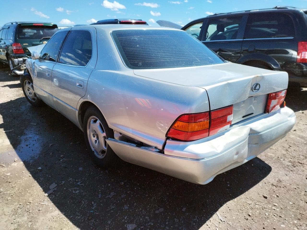 Photo 3 from auction – 2000 LEXUS LS 400 with VIN JT8BH28F1Y0176541
