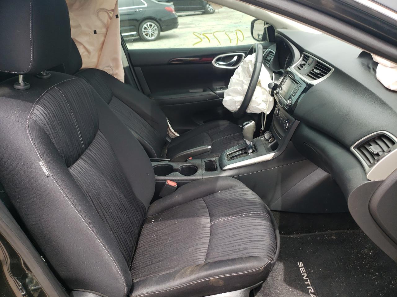 Photo 5 from auction – 2016 NISSAN SENTRA S with VIN 3N1AB7AP3GY332083