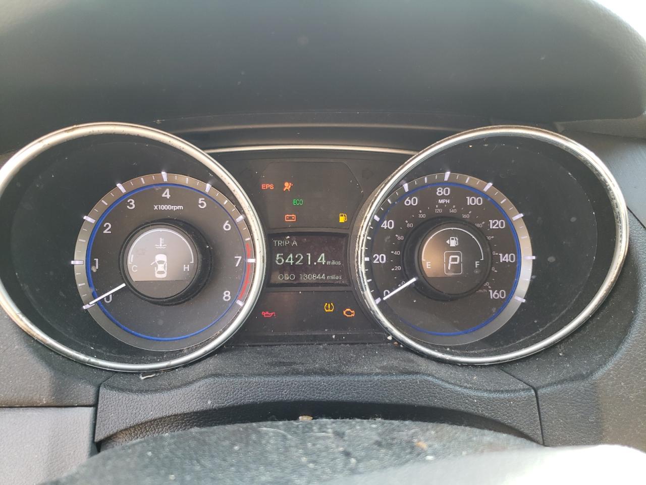 Photo 8 from auction – 2011 HYUNDAI SONATA with VIN 5NPEB4AC7BH158096
