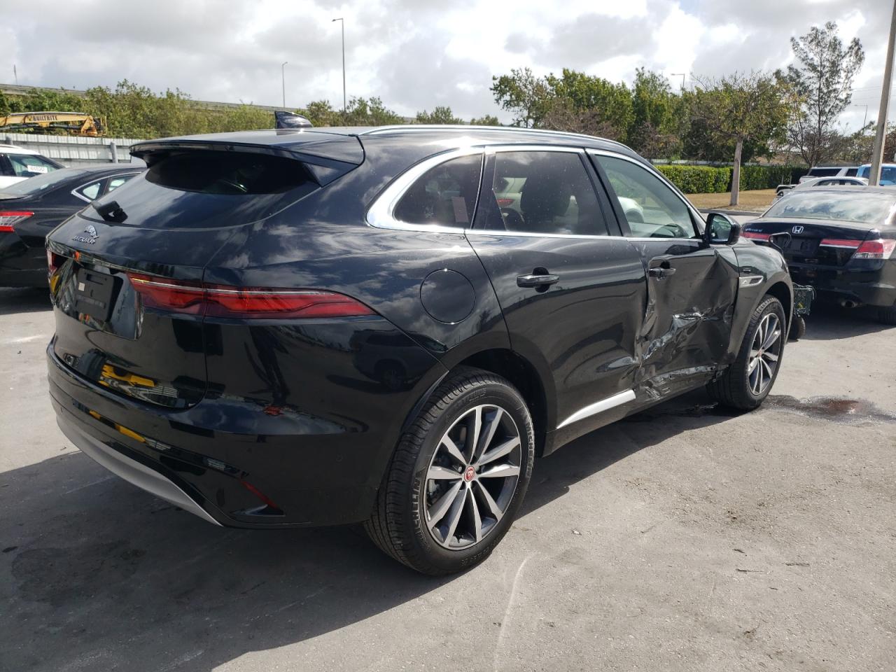 Photo 4 from auction – 2021 JAGUAR F-PACE S with VIN SADCJ2EXXMA686774