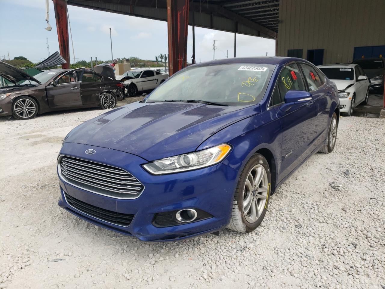 Photo 2 from auction – 2016 FORD FUSION TIT with VIN 3FA6P0RU2GR127148