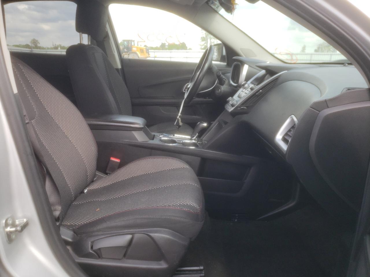 Photo 5 from auction – 2017 CHEVROLET EQUINOX LT with VIN 2GNFLFEK5H6123513