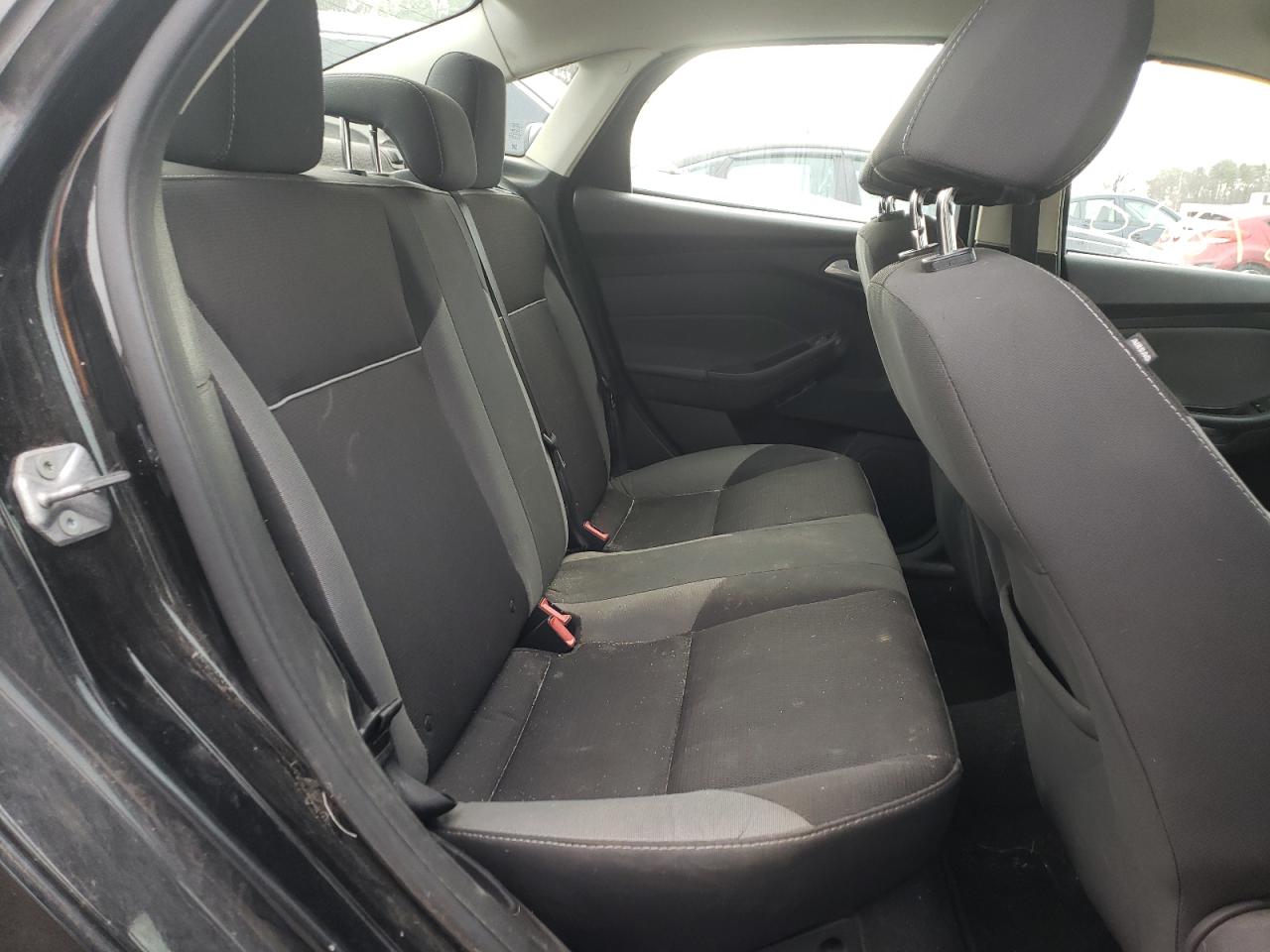 Photo 6 from auction – 2014 FORD FOCUS SE with VIN 1FADP3F29EL125355
