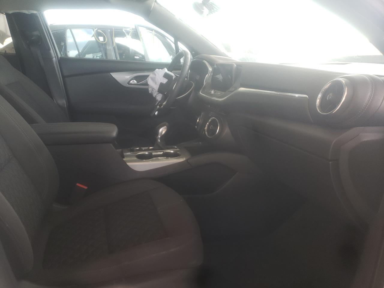 Photo 5 from auction – 2019 CHEVROLET BLAZER 2LT with VIN 3GNKBCRS2KS672444