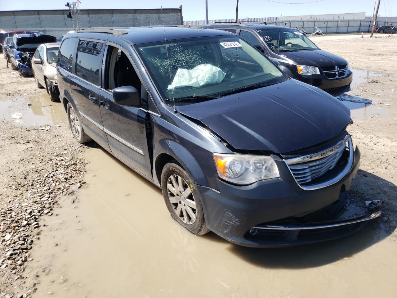 Photo 1 from auction – 2014 CHRYSLER TOWN & COU with VIN 2C4RC1BG8ER172398
