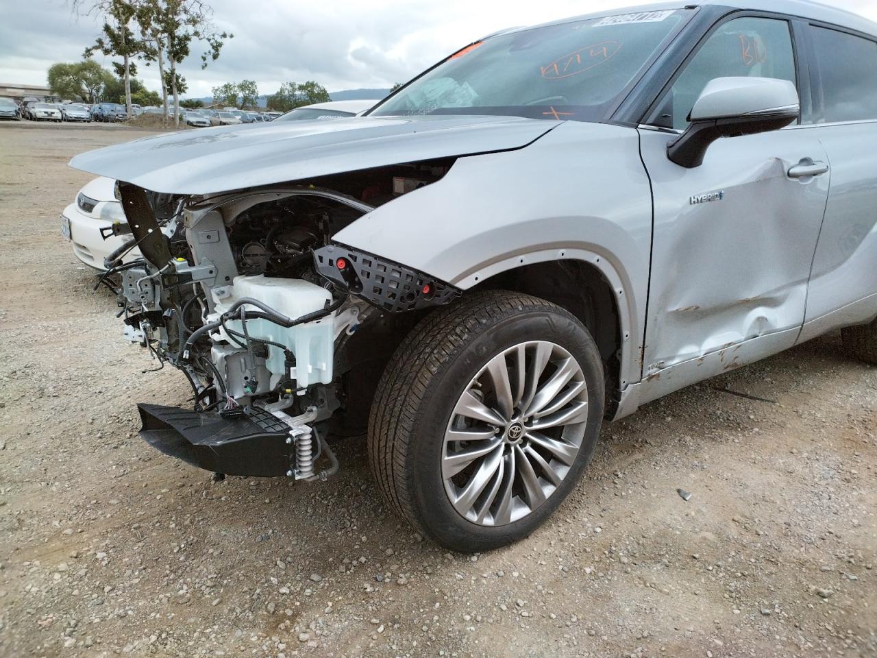 Photo 9 from auction – 2020 TOYOTA HIGHLANDER with VIN 5TDEBRCH0LS009143