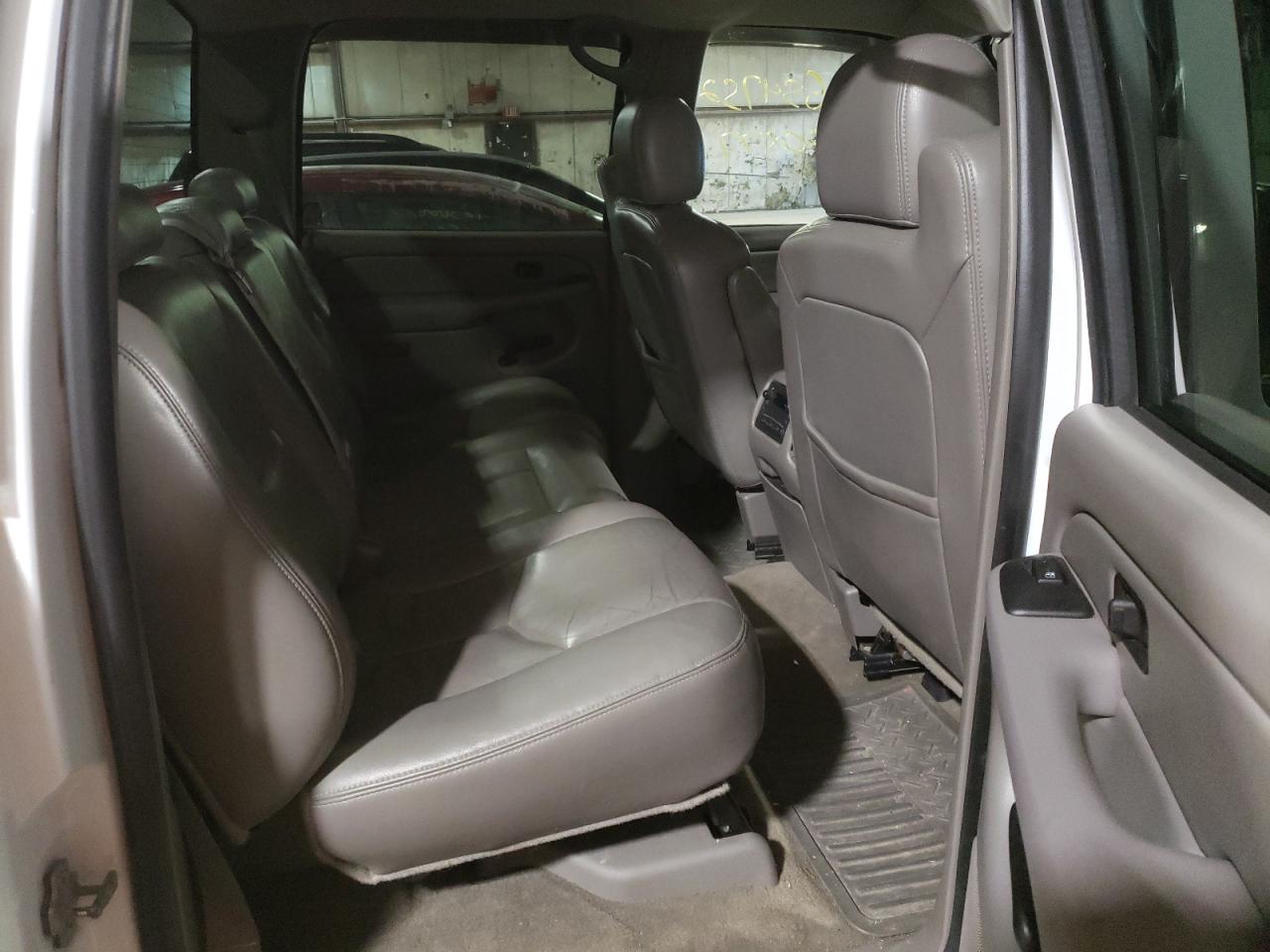 Photo 6 from auction – 2005 CHEVROLET SILVERADO with VIN 2GCEK13T851394287