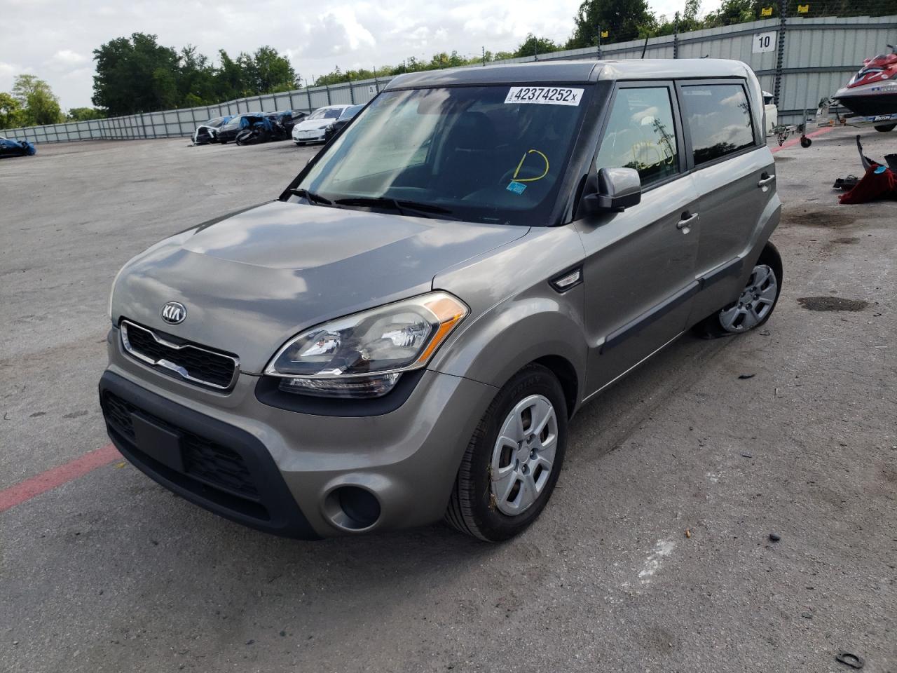 Photo 2 from auction – 2013 KIA SOUL with VIN KNDJT2A5XD7626816