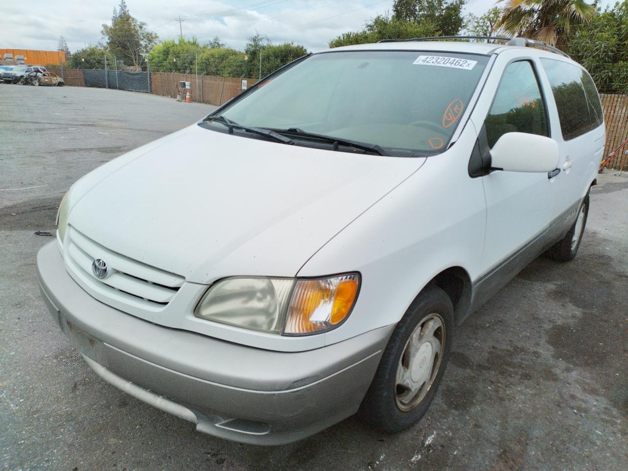 Photo 2 from auction – 2003 TOYOTA SIENNA LE with VIN 4T3ZF13C43U519229
