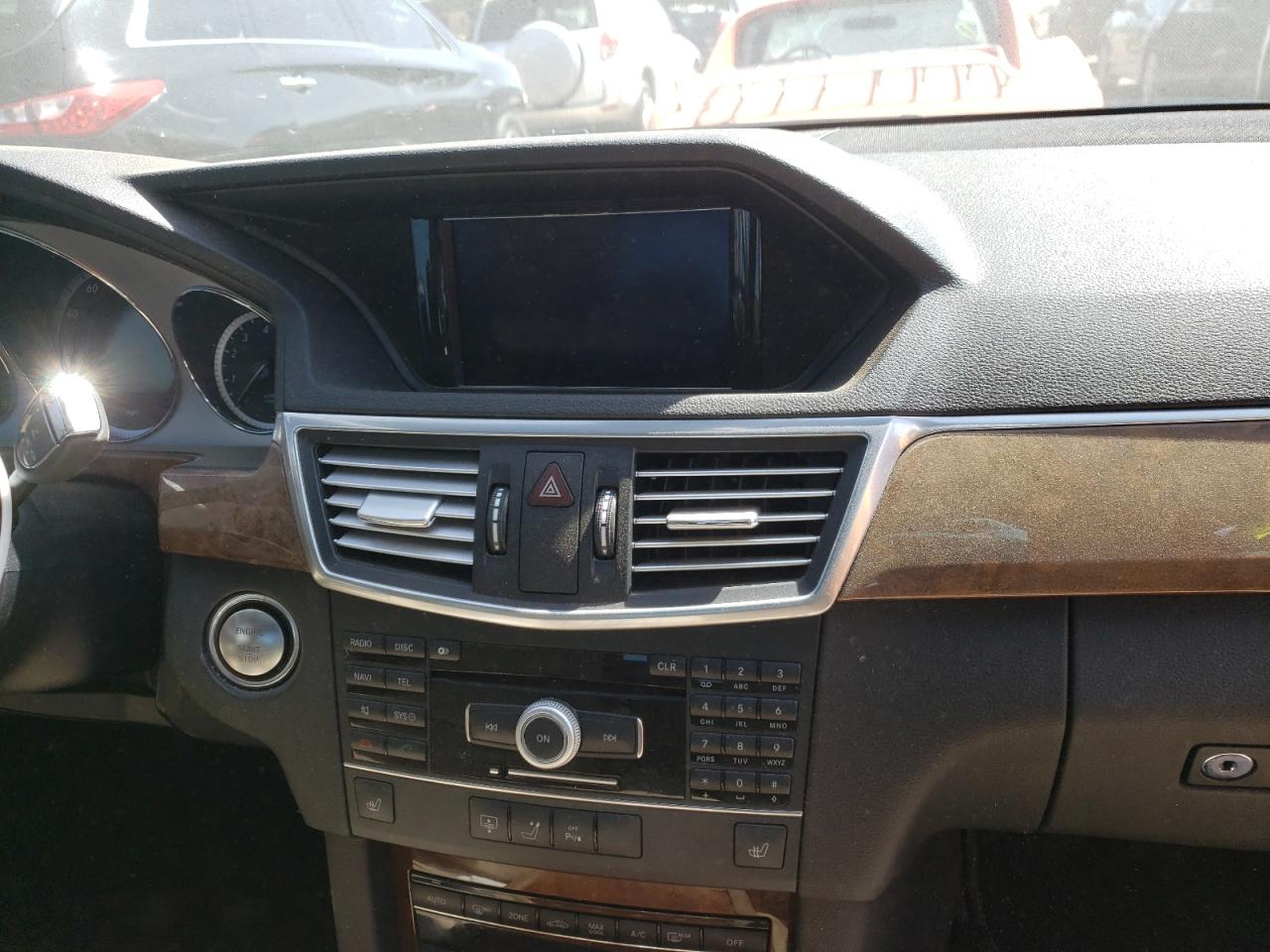 Photo 9 from auction – 2011 MERCEDES-BENZ E CLASS with VIN WDDHF8HB5BA383345