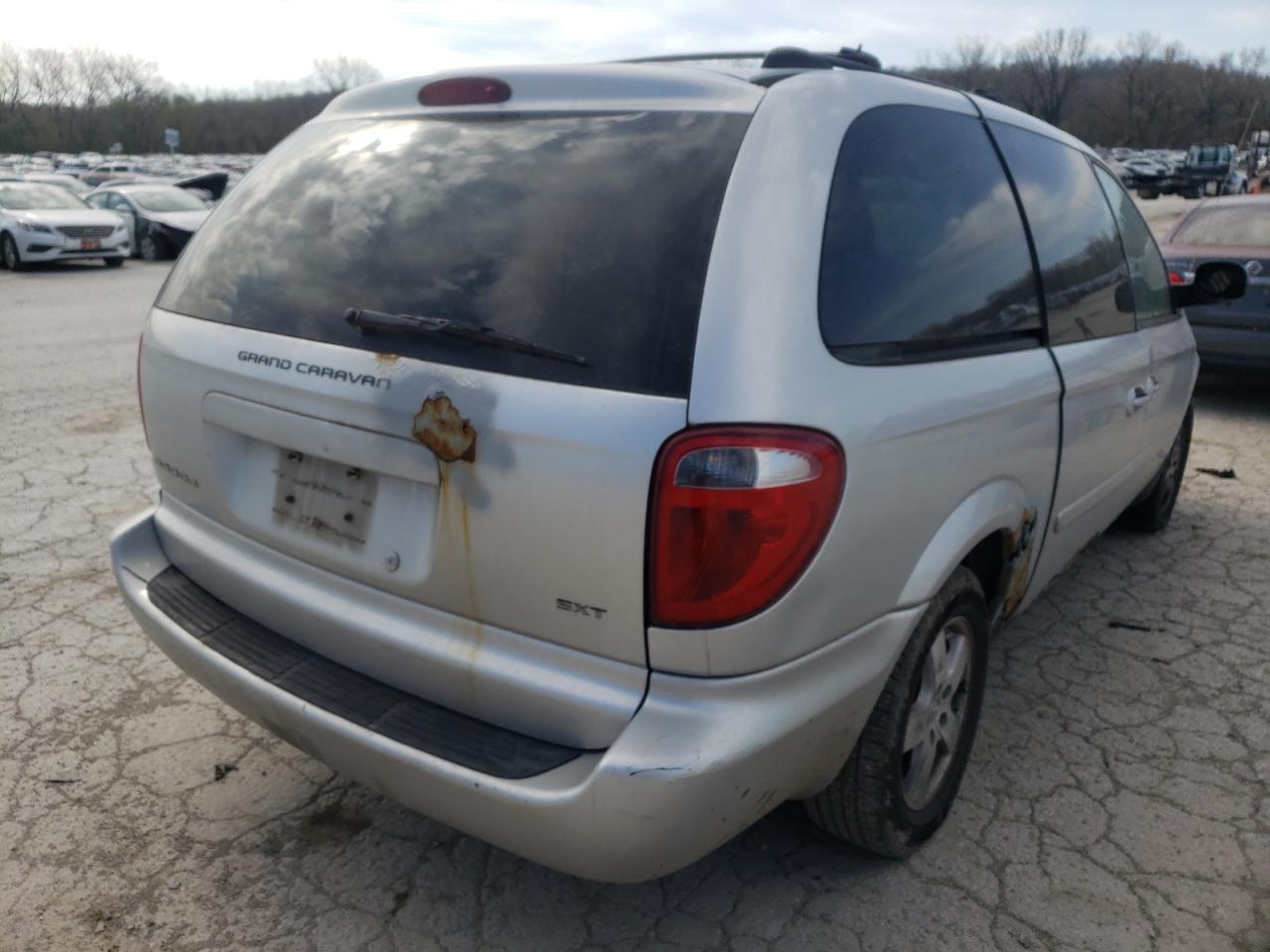 Photo 4 from auction – 2005 DODGE GRAND CARA with VIN 2D4GP44L75R490233