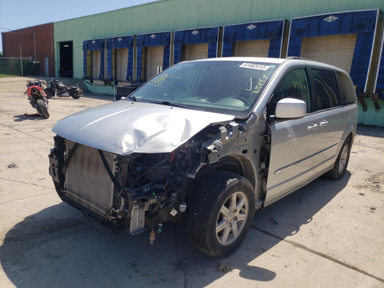 Photo 2 from auction – 2011 CHRYSLER TOWN & COU with VIN 2A4RR5DG8BR677785