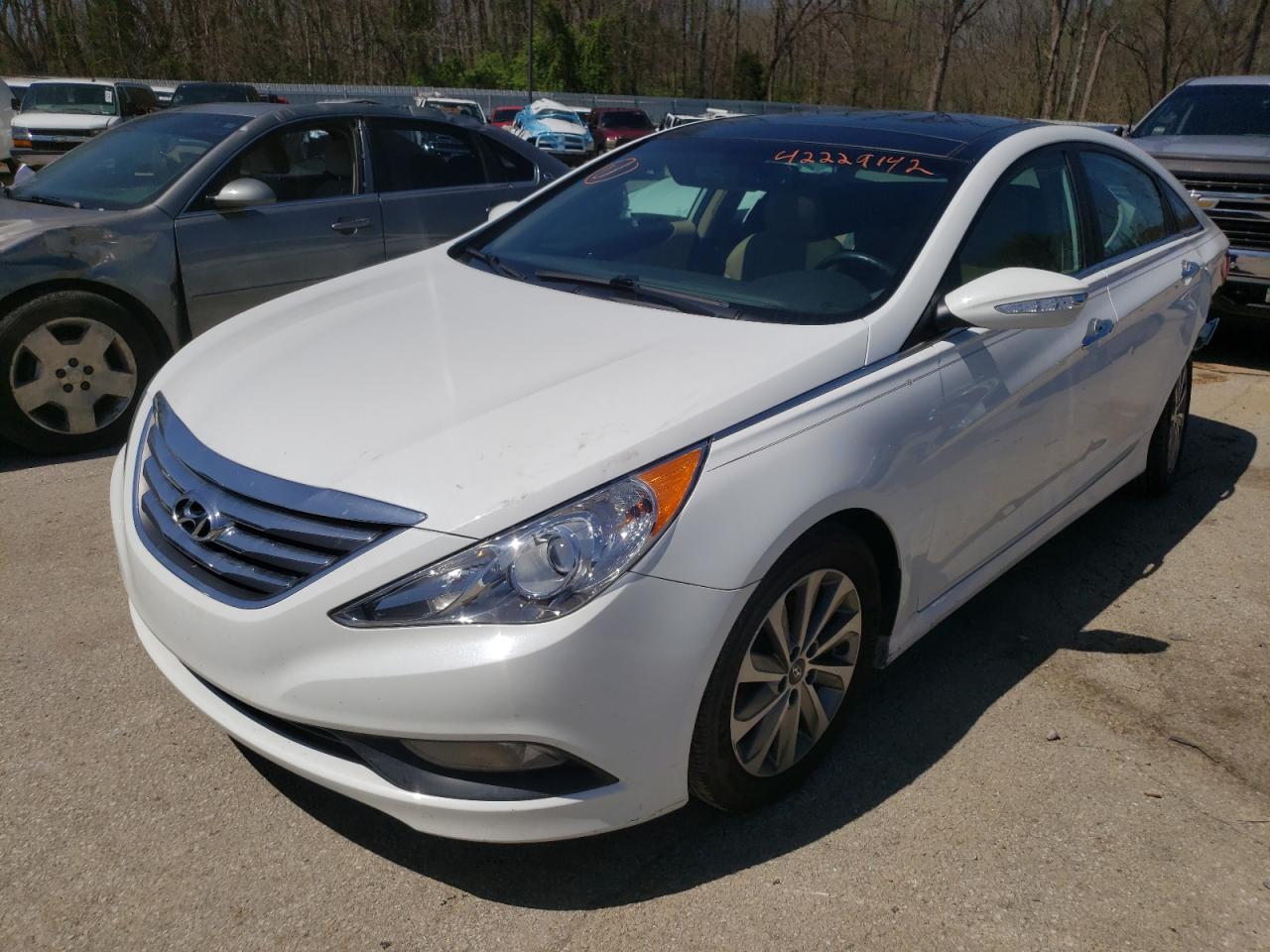 Photo 2 from auction – 2014 HYUNDAI SONATA SE with VIN 5NPEC4AC4EH844405