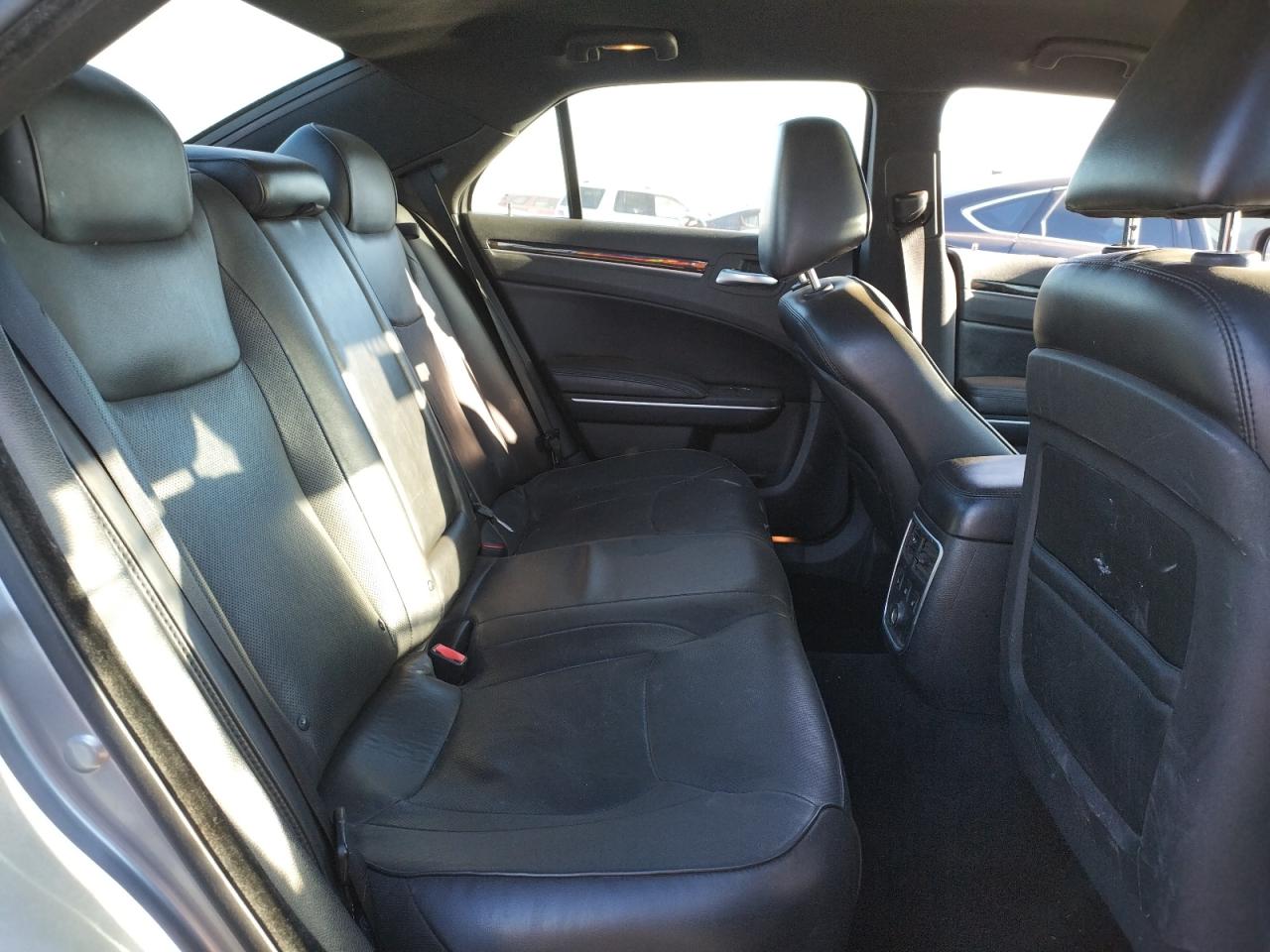 Photo 6 from auction – 2013 CHRYSLER 300C with VIN 2C3CCAET0DH674006