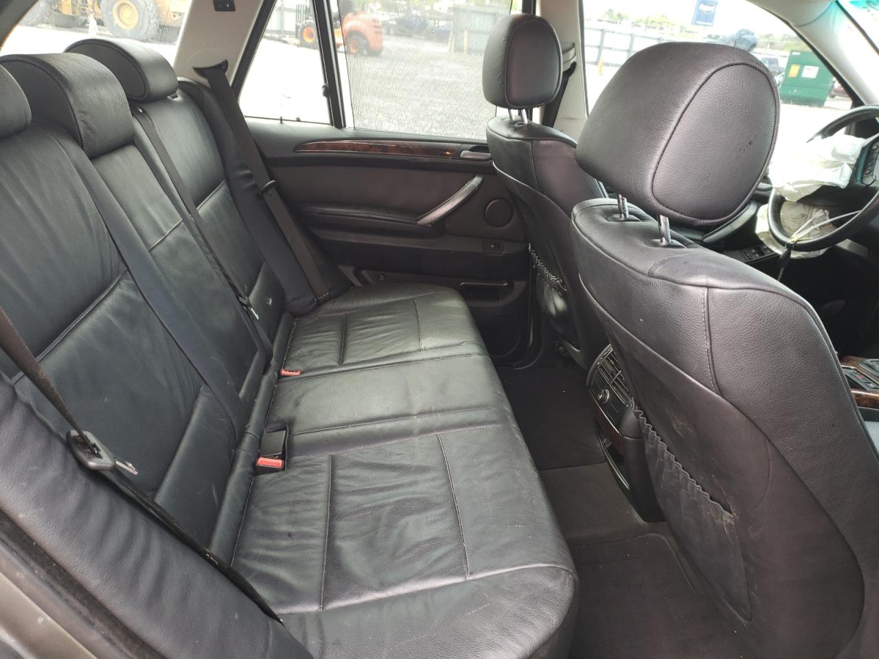 Photo 6 from auction – 2005 BMW X5 3.0I with VIN 5UXFA135X5LY00085