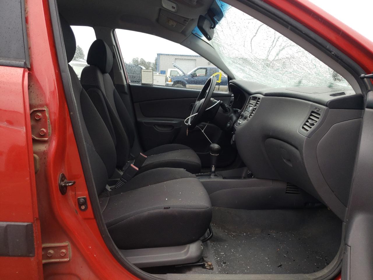 Photo 5 from auction – 2006 KIA RIO with VIN KNADE123766109087