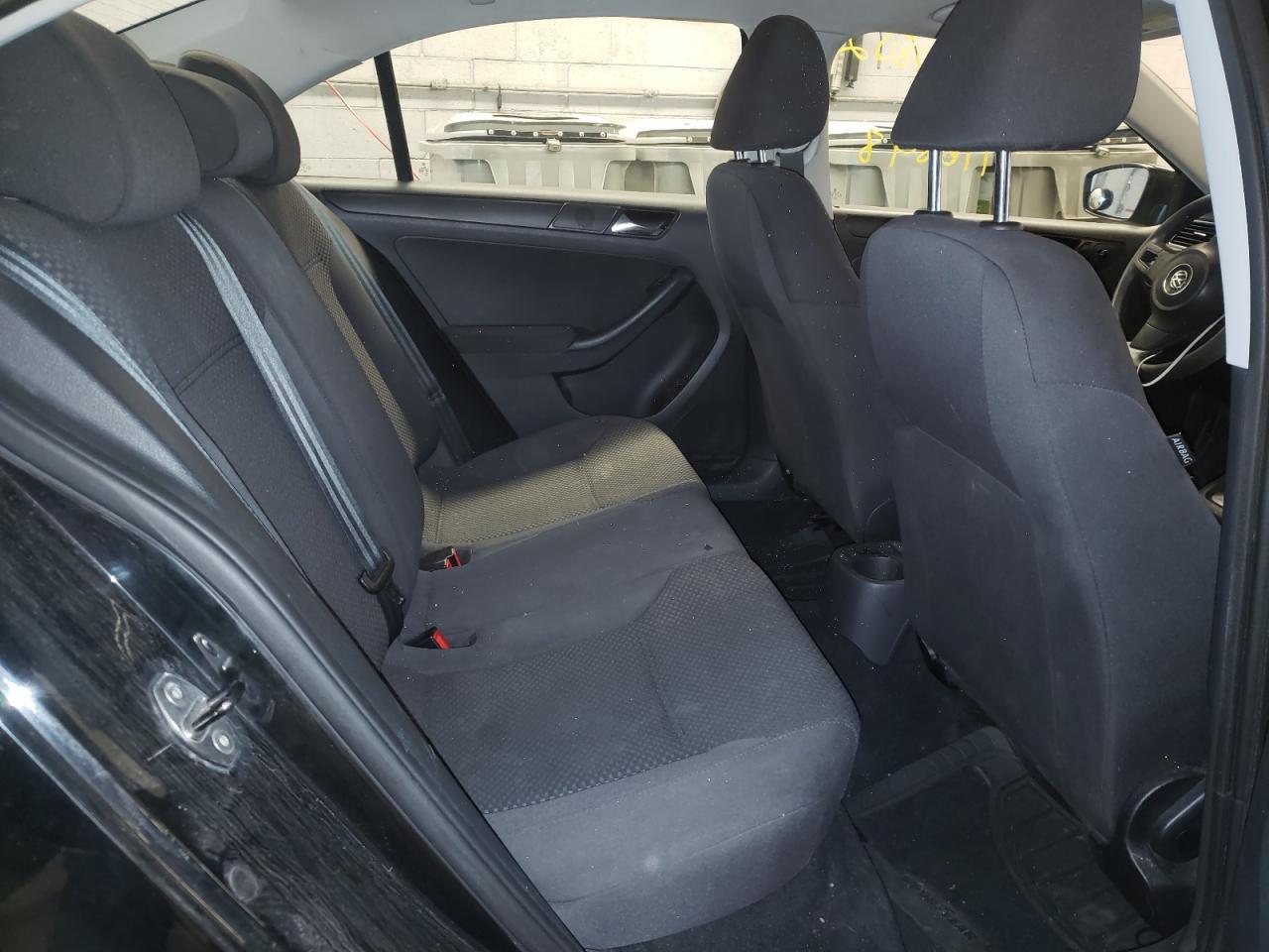 Photo 6 from auction – 2011 VOLKSWAGEN JETTA BASE with VIN 3VW2K7AJ3BM335737
