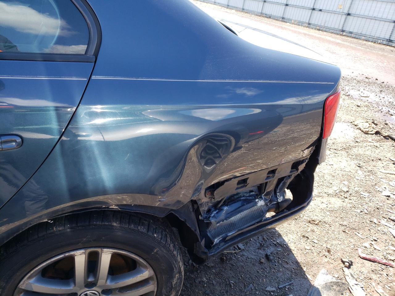 Photo 9 from auction – 2006 VOLKSWAGEN JETTA VALU with VIN 3VWPF71K76M709727