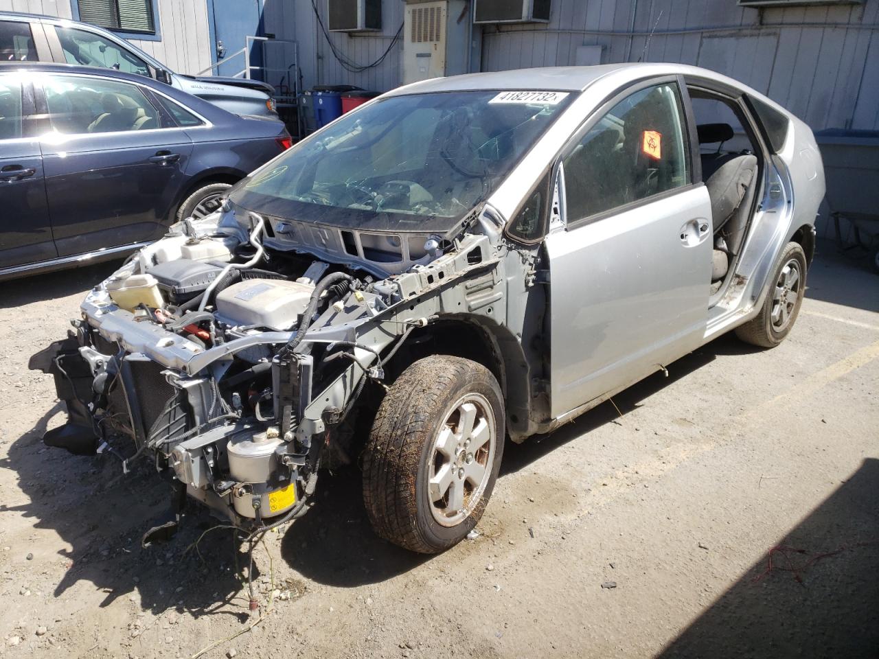 Photo 2 from auction – 2005 TOYOTA PRIUS with VIN JTDKB20U757045257