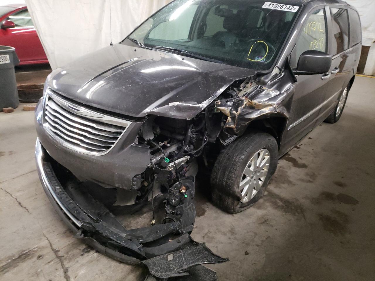 Photo 9 from auction – 2016 CHRYSLER TOWN & COU with VIN 2C4RC1BG8GR193738