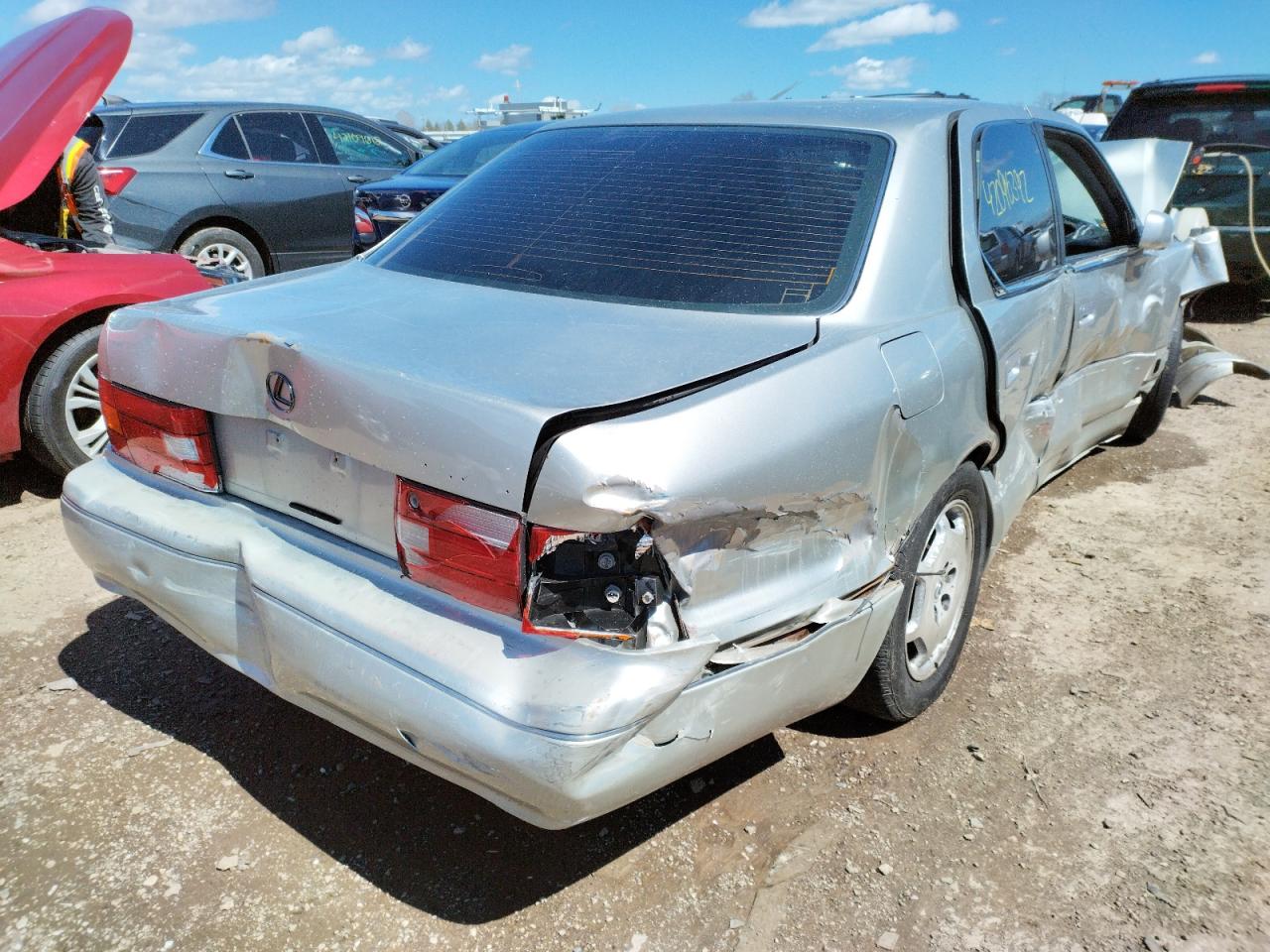 Photo 4 from auction – 2000 LEXUS LS 400 with VIN JT8BH28F1Y0176541