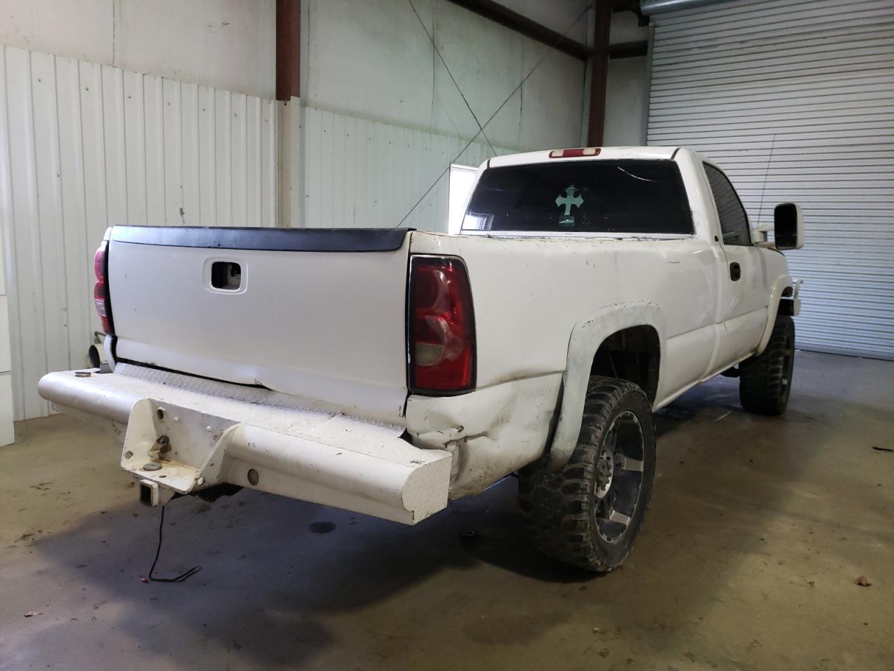 Фото 4 с аукциона – 2004 CHEVROLET SILVERADO с VIN 1GCHC24U44E361565