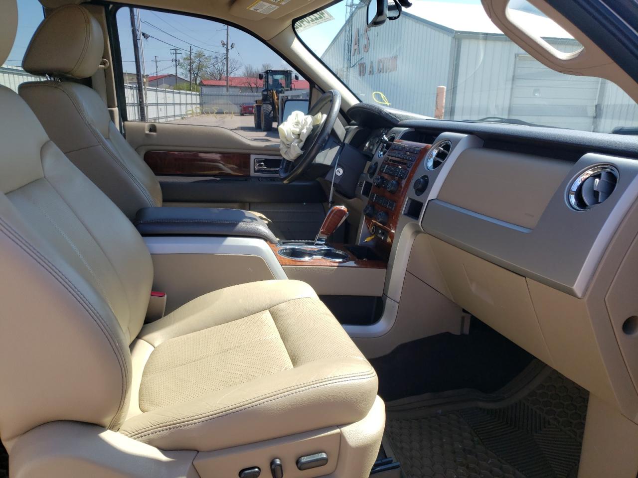 Zdjęcie 5 z aukcji – 2010 FORD F150 SUPER z VIN 1FTFX1EV8AFB77362