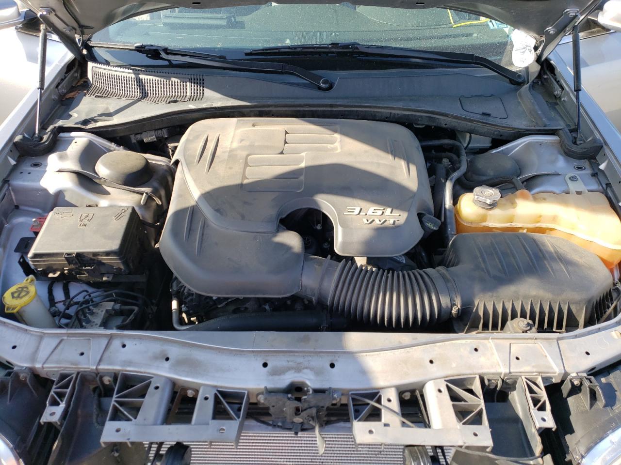 Photo 7 from auction – 2016 CHRYSLER 300 LIMITE with VIN 2C3CCAAG5GH189485