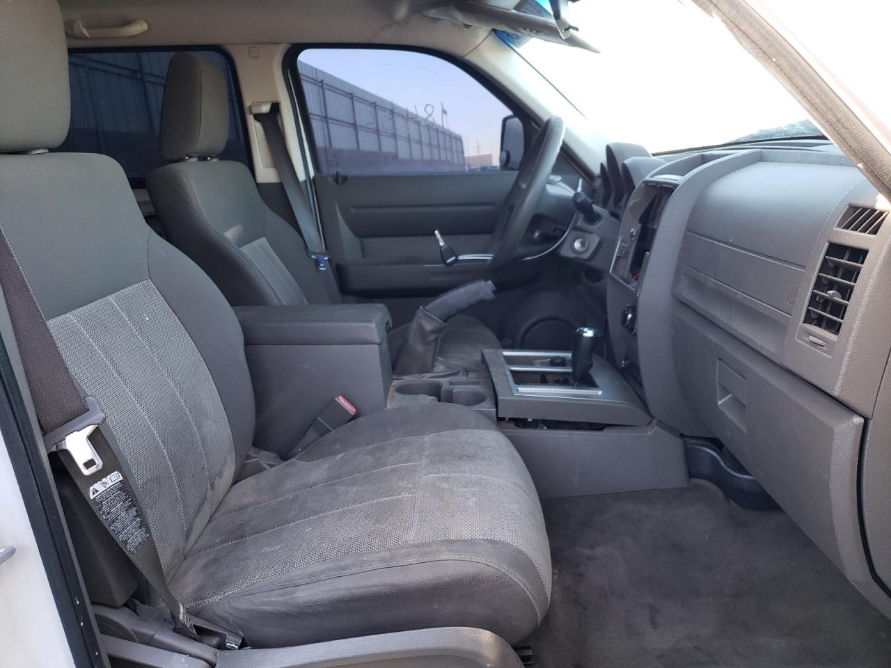 Photo 5 from auction – 2007 DODGE NITRO SXT with VIN 1D8GU28K97W714691