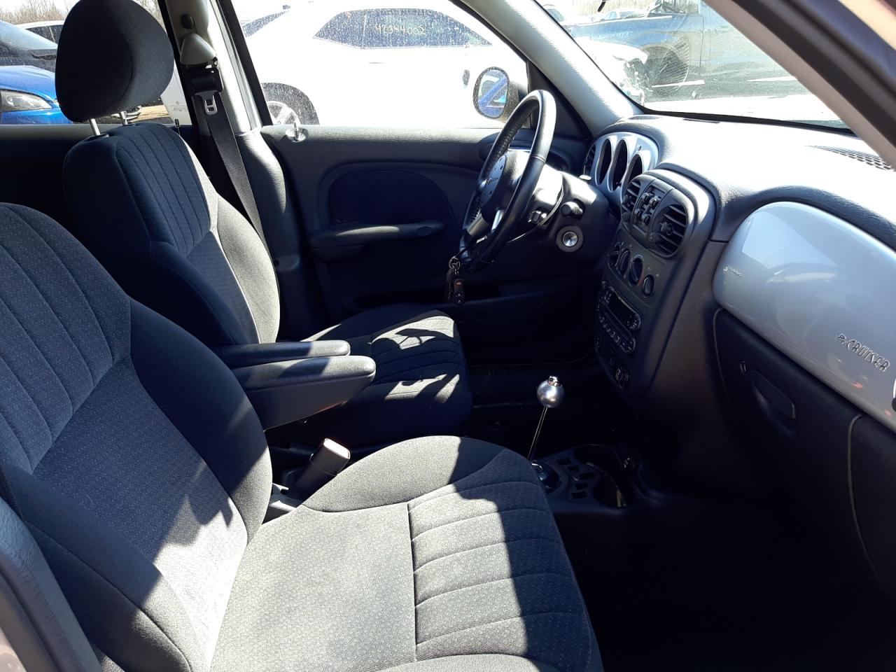 Photo 5 from auction – 2004 CHRYSLER PT CRUISER with VIN 3C4FY58B34T228041
