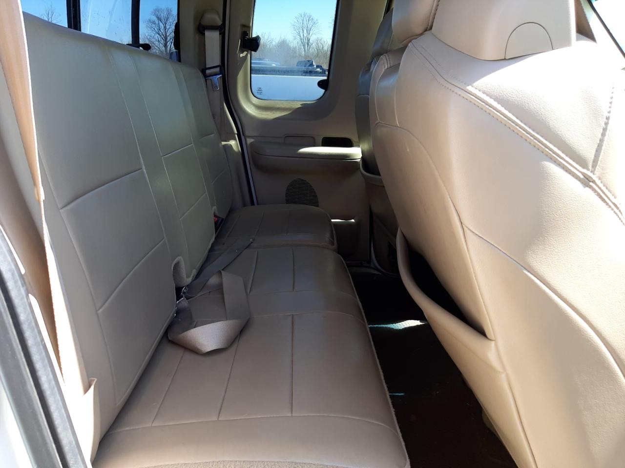 Photo 6 from auction – 2003 FORD F150 with VIN 2FTRX08L63CA15620