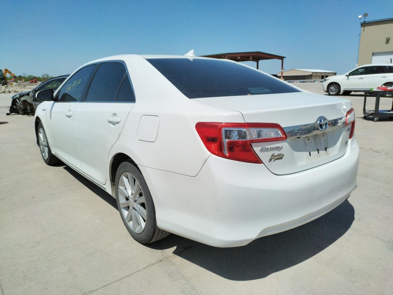 Photo 3 from auction – 2012 TOYOTA CAMRY HYBR with VIN 4T1BD1FK2CU002143