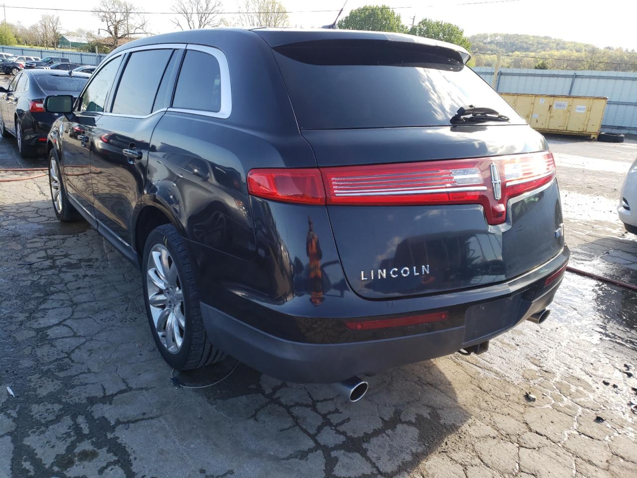 Photo 3 from auction – 2010 LINCOLN MKT with VIN 2LMHJ5FRXABJ50247