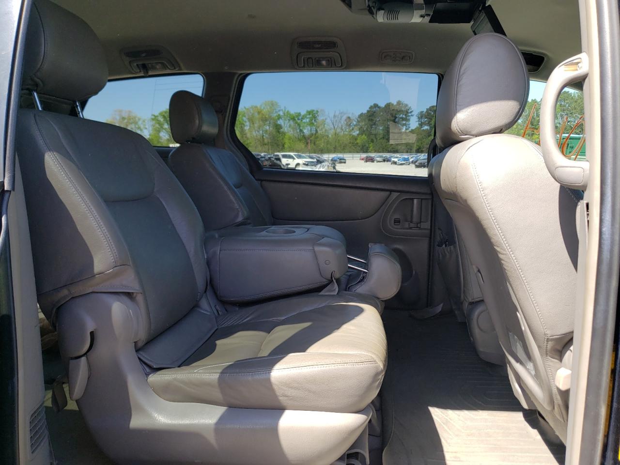 Photo 6 from auction – 2004 TOYOTA SIENNA CE with VIN 5TDZA23C44S155756