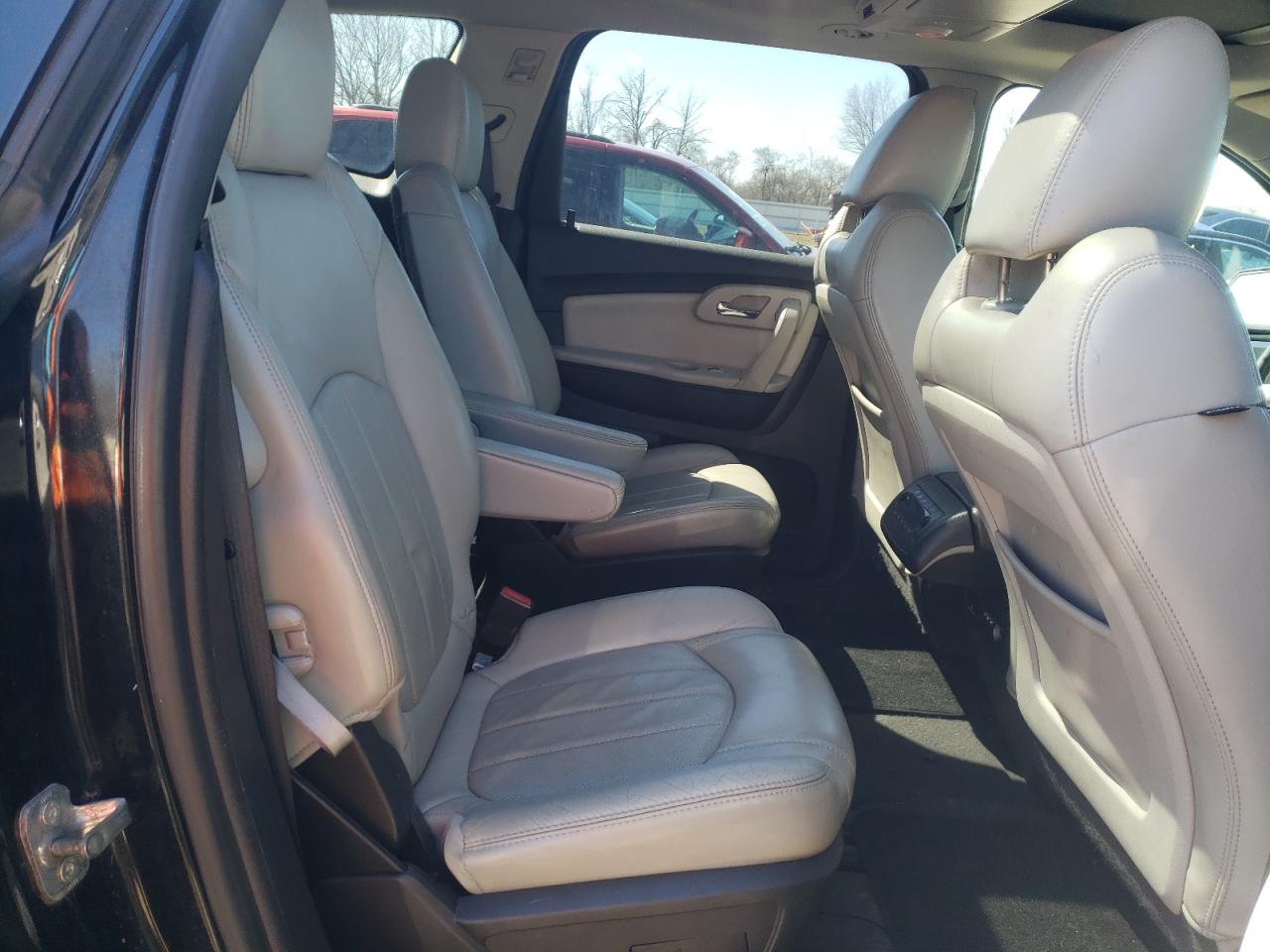 Photo 6 from auction – 2012 CHEVROLET TRAVERSE L with VIN 1GNKRLED7CJ286110