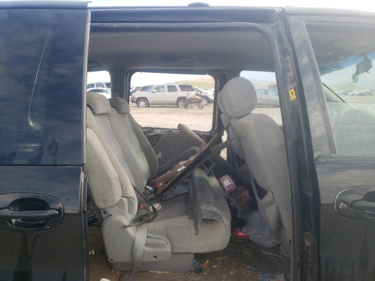 Photo 6 from auction – 2004 KIA SEDONA with VIN KNDUP131746572984