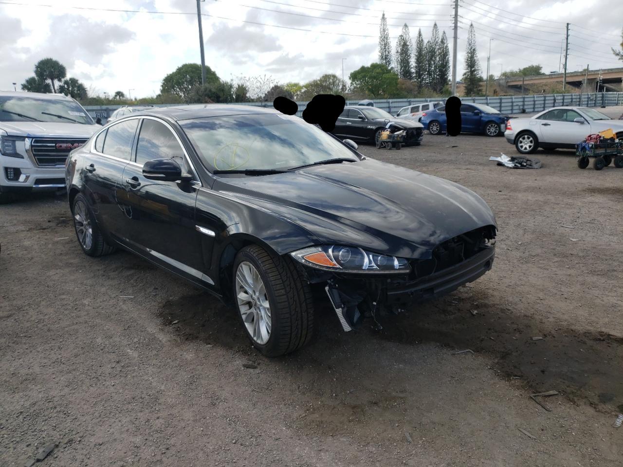 JAGUAR XF 2013 مع رقم تعريف المركبة SAJWA0ES3DPS81310 - صورة من المزاد