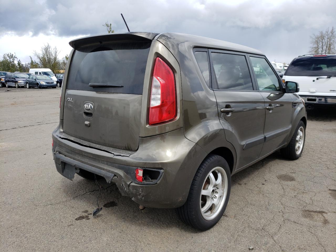 Photo 4 from auction – 2013 KIA SOUL with VIN KNDJT2A60D7493895