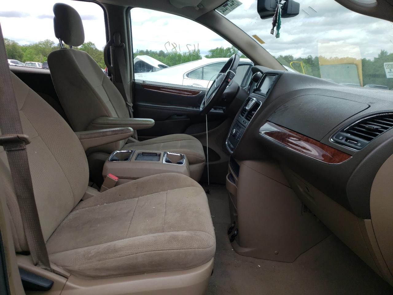 Photo 5 from auction – 2011 CHRYSLER TOWN & COU with VIN 2A4RR5DG3BR697829