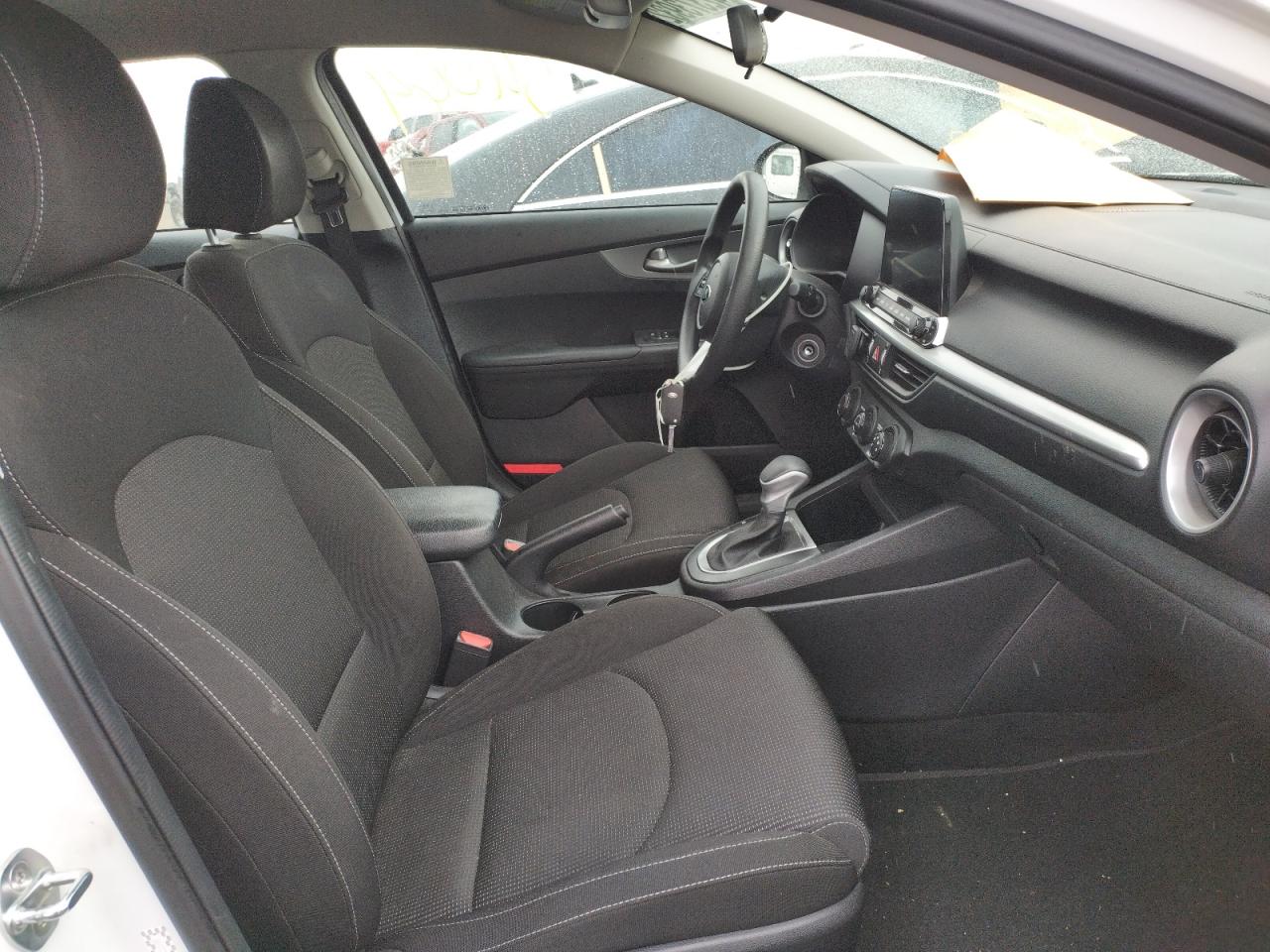 Photo 5 from auction – 2021 KIA FORTE FE with VIN 3KPF24AD4ME304135