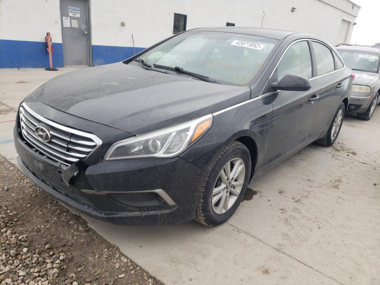 Photo 2 from auction – 2016 HYUNDAI SONATA SE with VIN 5NPE24AF6GH417405
