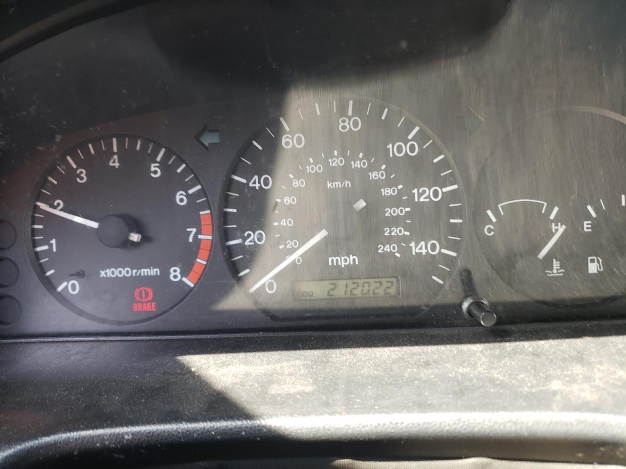 Photo 8 from auction – 1998 MAZDA 626 DX with VIN 1YVGF22C0W5741464