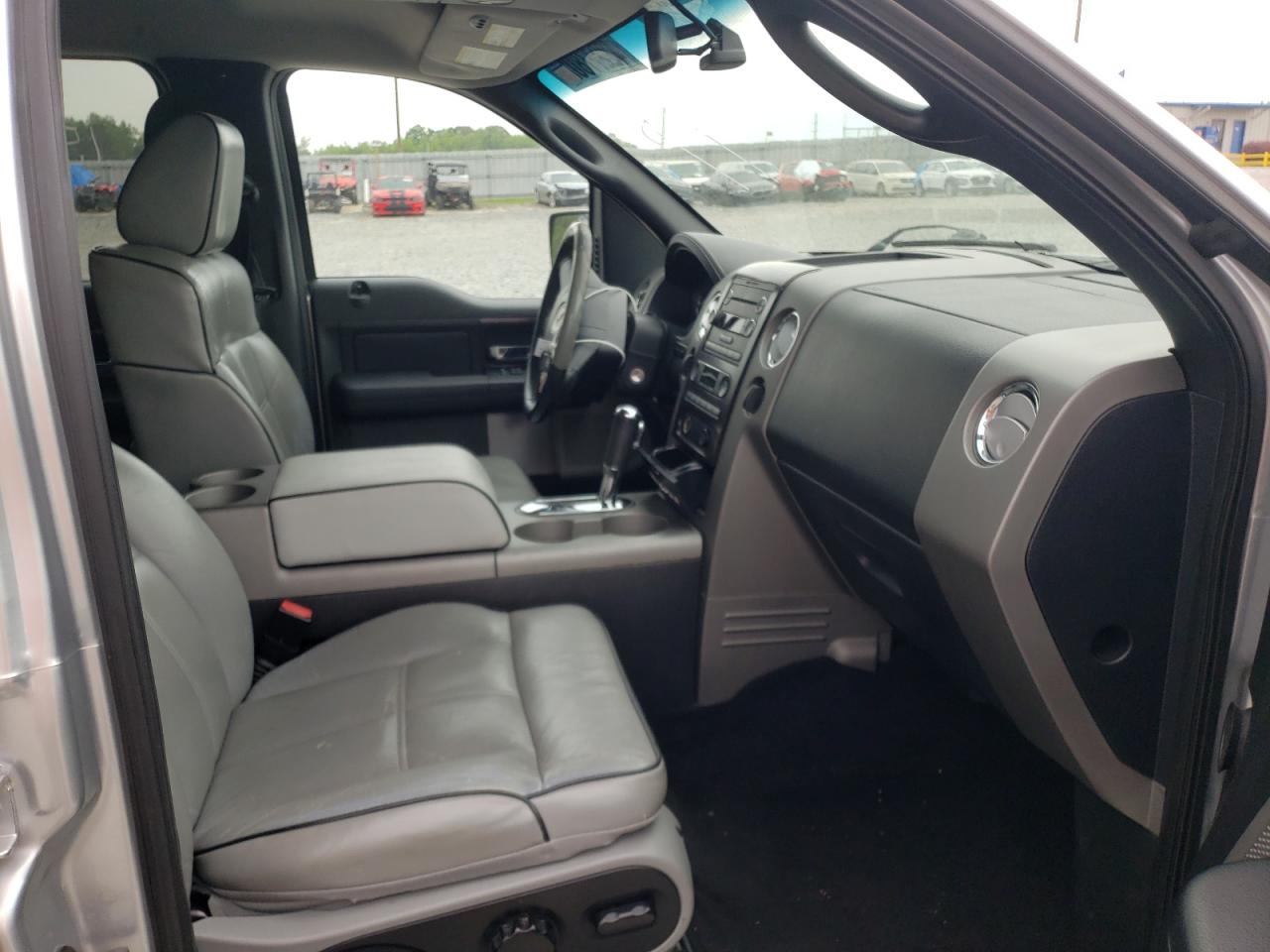 Photo 5 from auction – 2006 LINCOLN MARK LT with VIN 5LTPW18526FJ25104