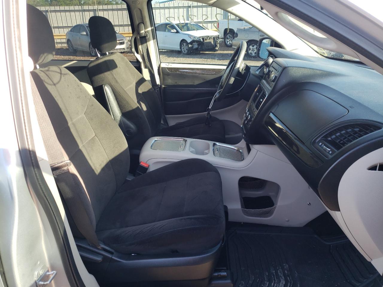 Photo 5 from auction – 2012 DODGE GRAND CARA with VIN 2C4RDGCG0CR280333